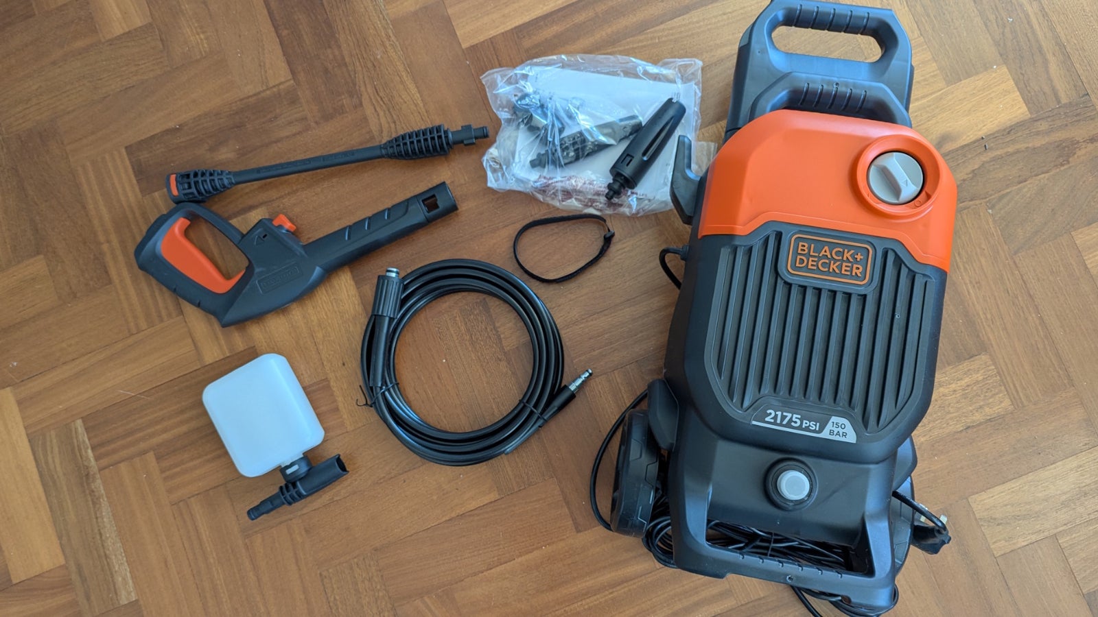 Black + Decker BEPW2000-GB обзор минимойка и аксессуары