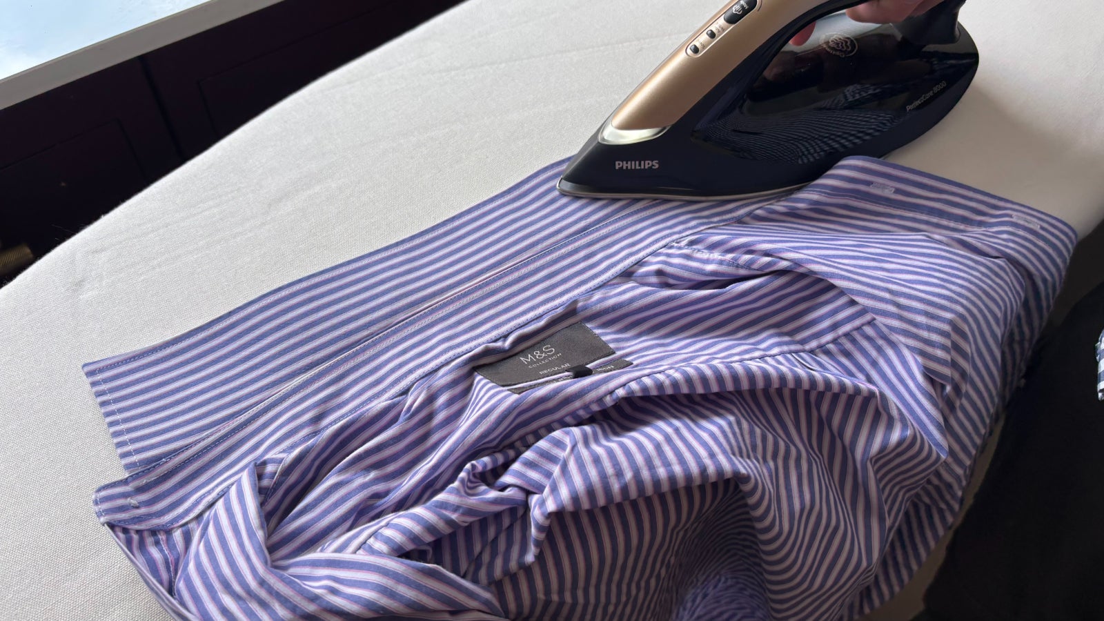 Philips PerfectCare 8000 PSG8130/80 Steam Generator Iron review collar being ironed