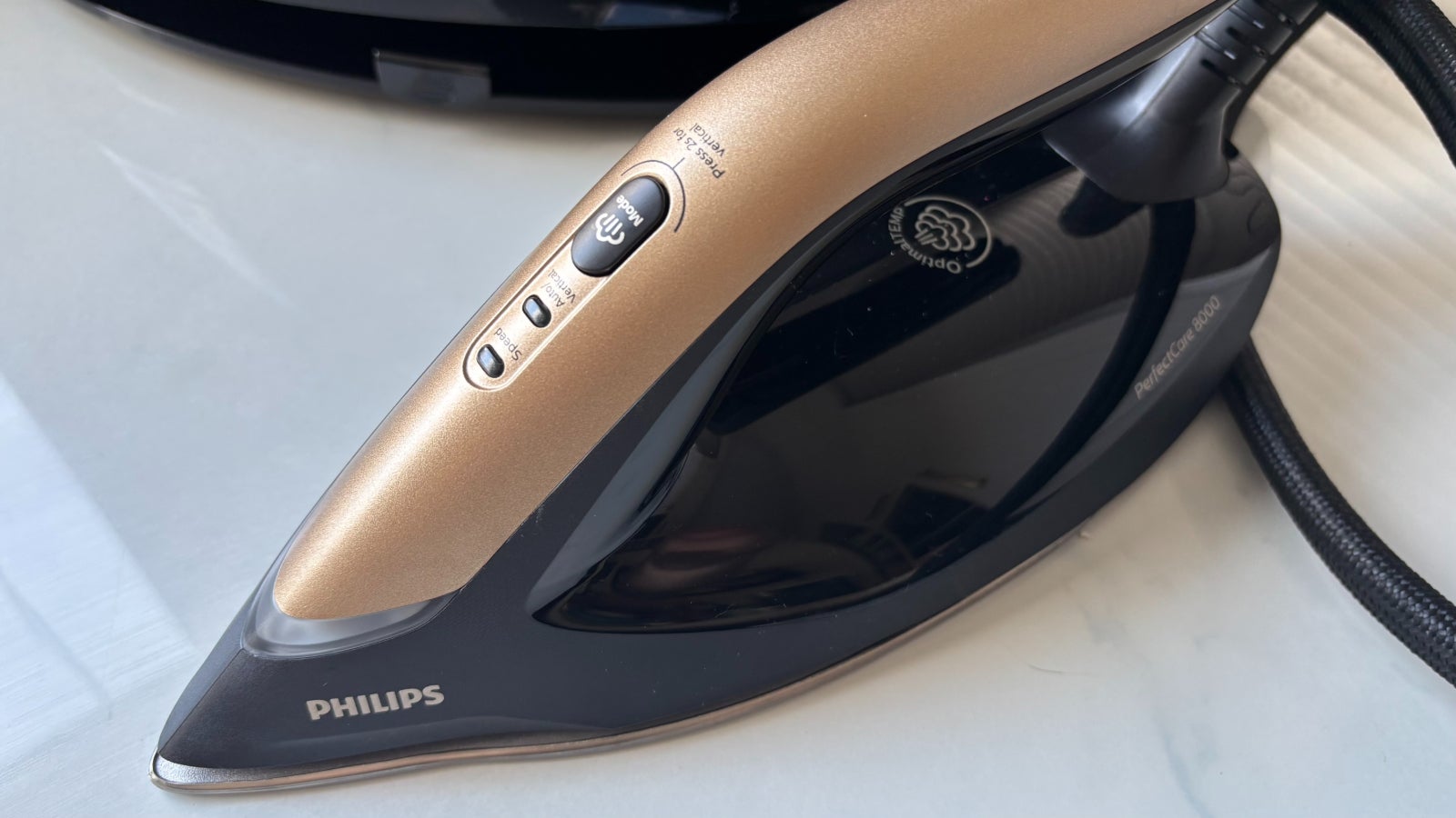 Philips PerfectCare 8000 PSG8130/80 Steam Generator Iron review top of iron