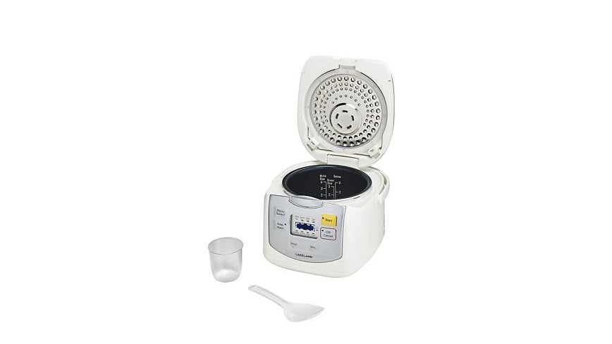 Lakeland Mini Multi Cooker на белом фоне